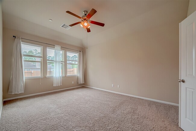 Building Photo - 2431 Garden Falls Dr