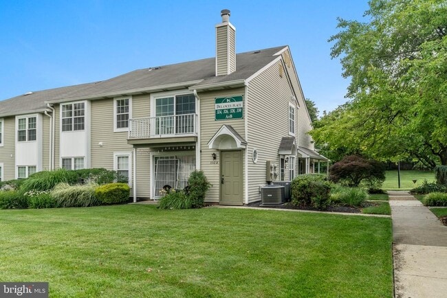 Building Photo - 330B Delancey Pl