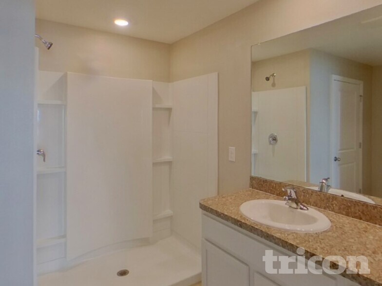 Building Photo - 2007 12th St SE