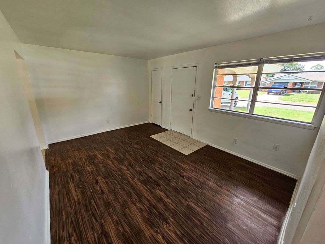 Building Photo - 2728 SW 65th St