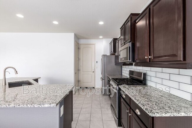 Building Photo - 5427 S Canyon Rim