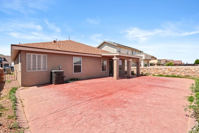 Building Photo - 5432 Santiago Roque Dr