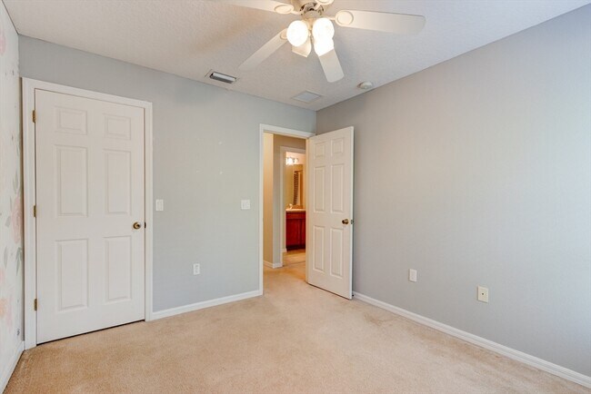 Building Photo - 209 Tarracina Way