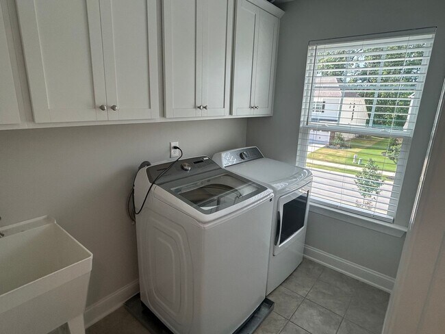 Building Photo - 3 Bed | 2.5 Bath House in Holly Springs