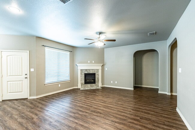 Building Photo - Outstanding 4 Bedroom Home in North Pointe!