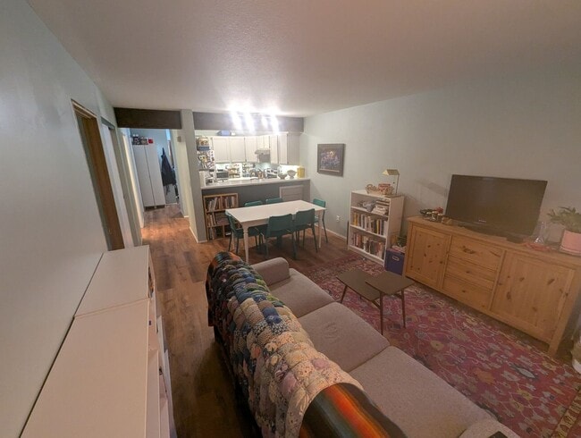 Building Photo - 2 bed/1 bath Crowhill condo on Douglas- Unfurnished