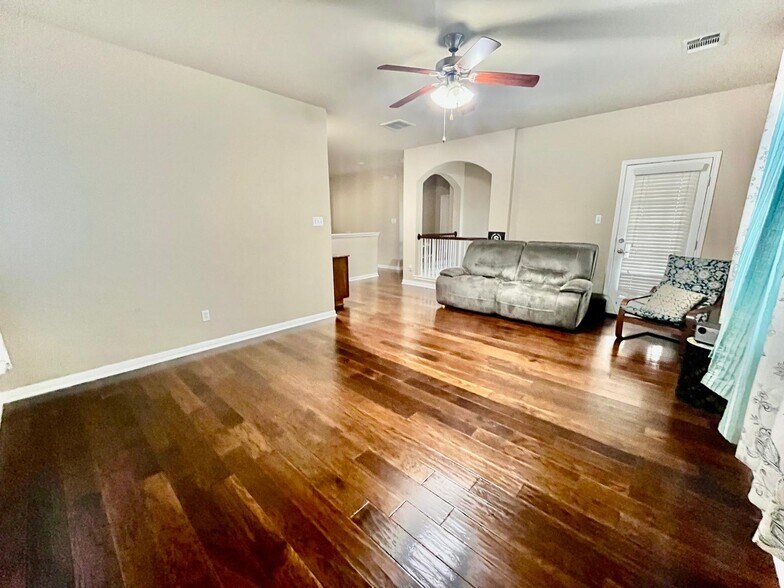 Loft - 2807 Prosperity