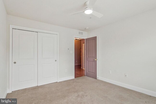 Building Photo - 703 Skippers Ln