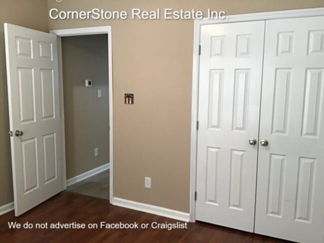 Building Photo - 106 Van Buren Dr