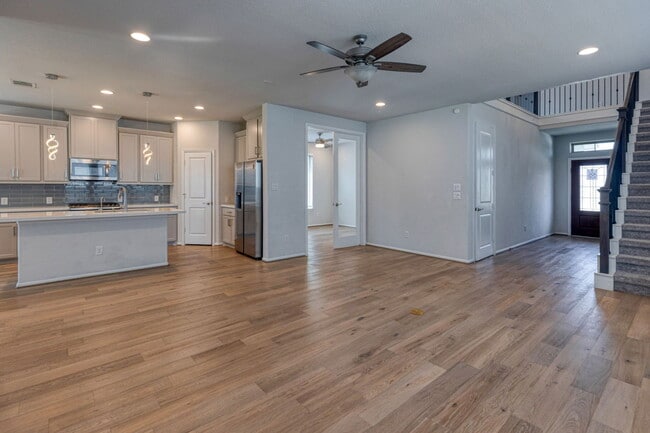 Building Photo - 125 Rangel Dr