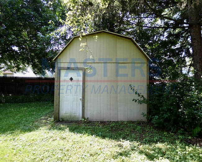 Building Photo - 10477 Mandell Rd