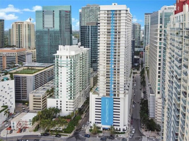 Building Photo - 1200 Brickell Bay Dr