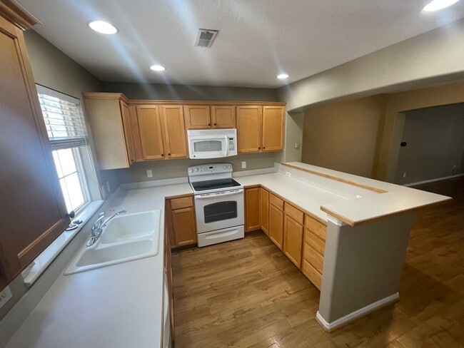 Building Photo - 208 Rockey Park Ln