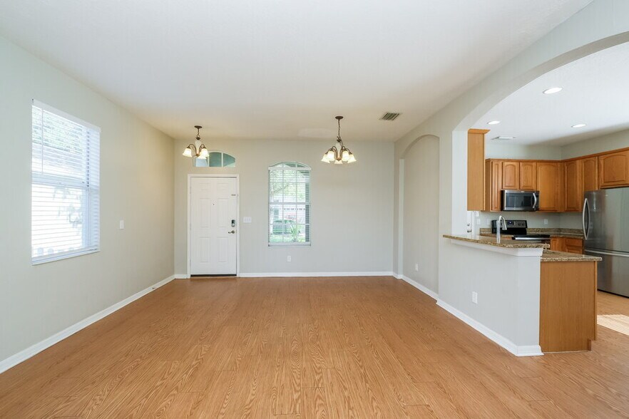 Building Photo - 8564 Deer Chase Dr