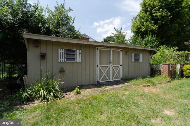 Building Photo - 610 Valley Brook Dr