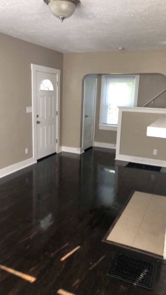 Building Photo - 211 Hadley Ave