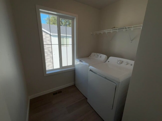 Building Photo - NEW CONSTRUCTION - 3 bed/2 bath townhomes