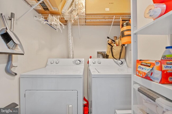 Building Photo - 44481 Watertown Terrace