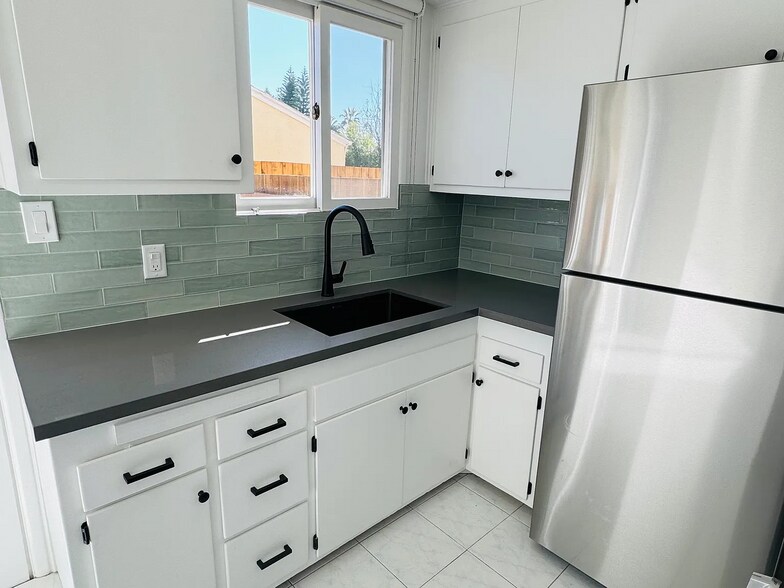 Building Photo - 14333 Albers St