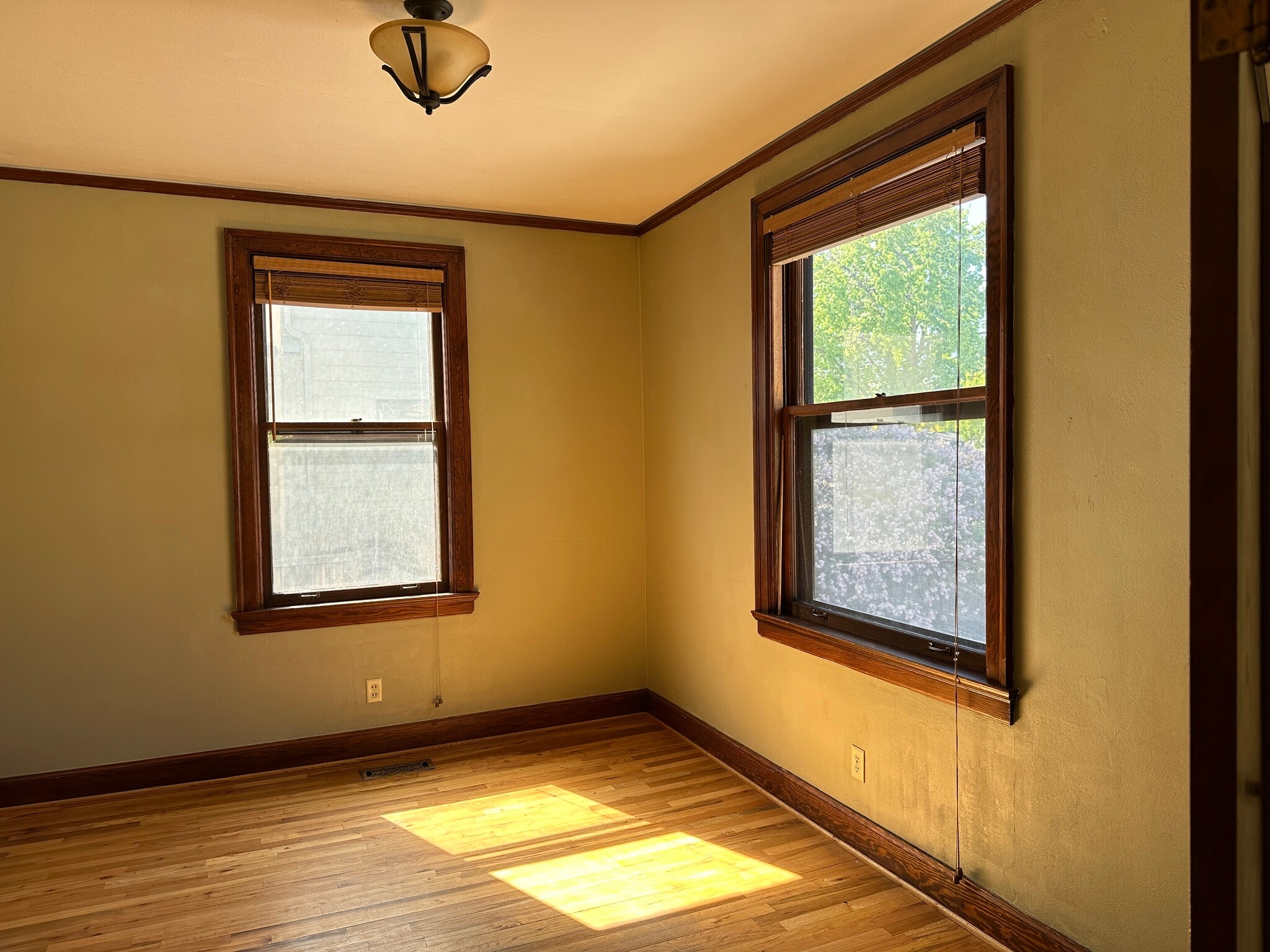 Building Photo - 673 N 27th St