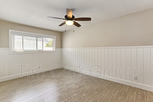 Building Photo - 2048 Garden Ln