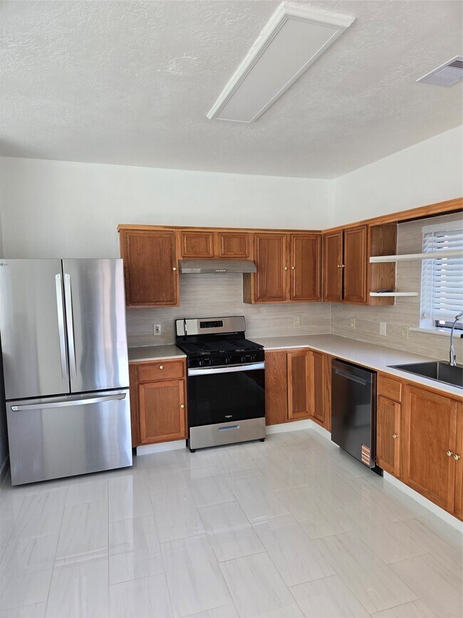 Building Photo - 16203 Dryberry Ct