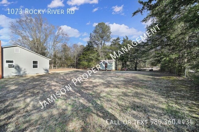 Building Photo - 1073 Rocky River Rd