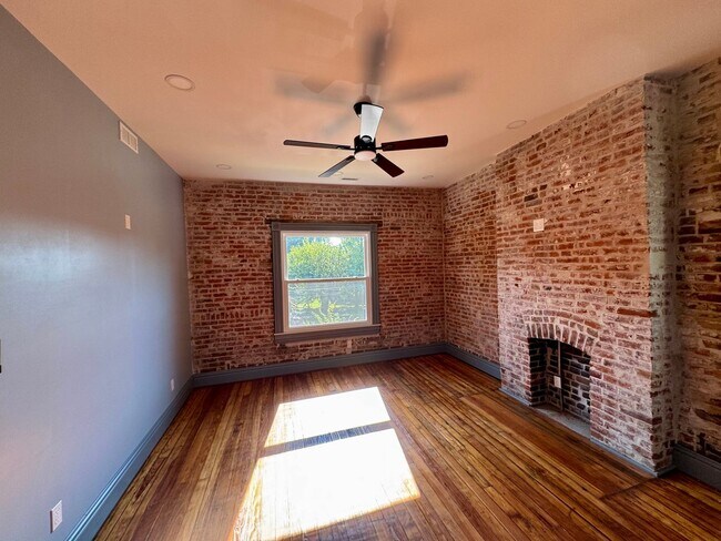 Building Photo - 2137-2139 California St,