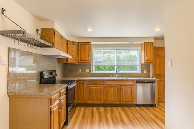 Building Photo - 4Bd/2Ba Seattle House