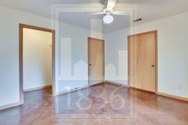 Building Photo - 2305 Balboa Rd