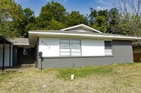 Building Photo - House for rent