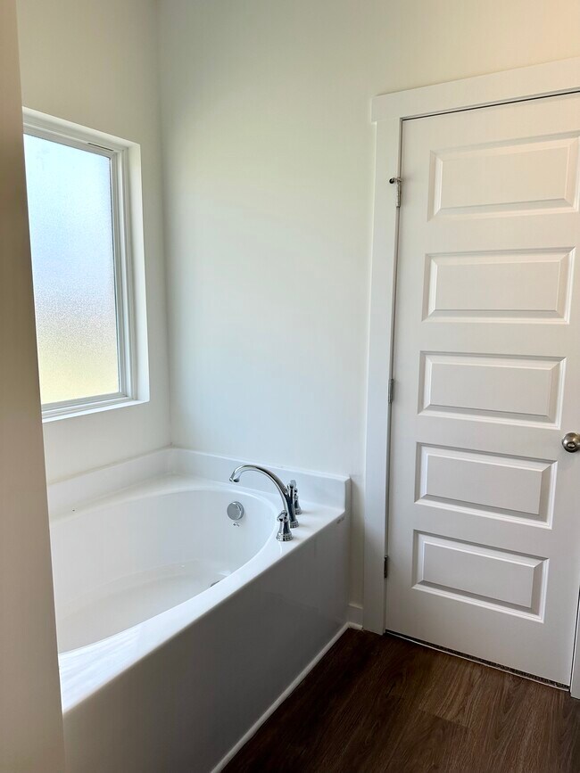 Building Photo - 4091 Textile Ln SW