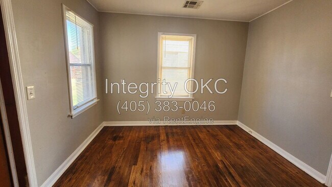 Building Photo - 409 N Key Blvd