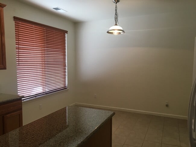 Building Photo - COMING SOON! Single Story 4 Bed in Curti R...