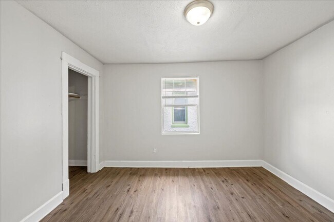 Building Photo - 1119-1119 N Dearborn St