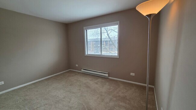 Building Photo - 627 S Virginia Rd