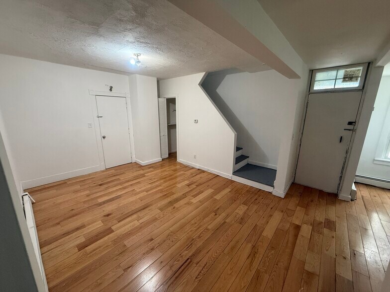 Building Photo - 509 Medford St