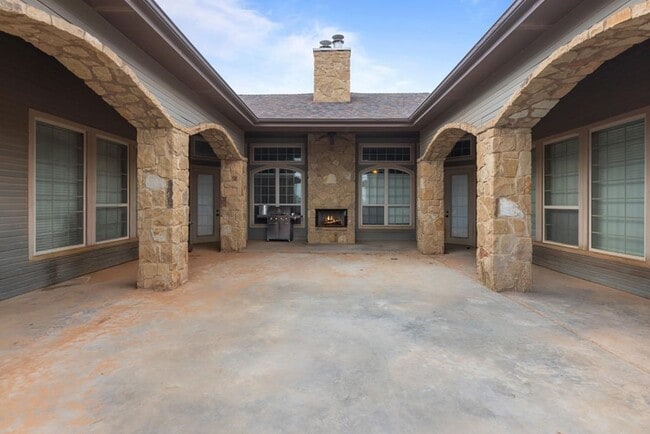 Building Photo - 3701 Timber Wolf Trl