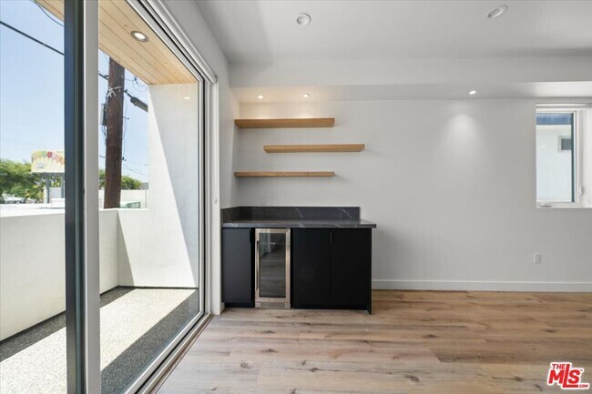 Building Photo - 839 N McCadden Pl