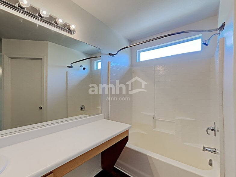 Building Photo - 2653 S 89th Dr