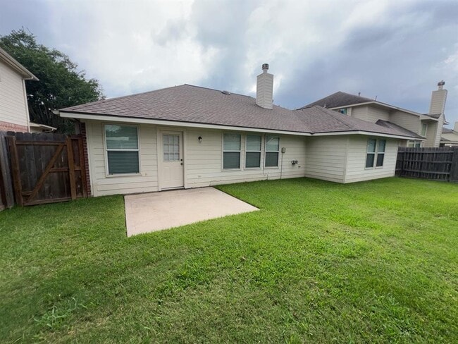 Building Photo - 2407 Daneswood Ct