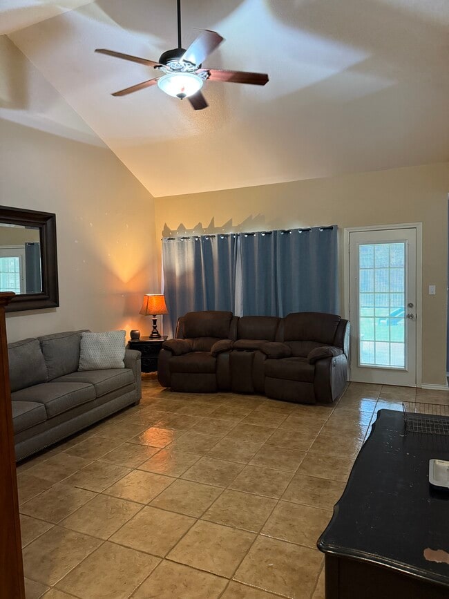 Building Photo - 1514 Hayloft Ln