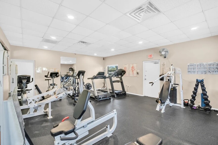 Gym - 1332 Pasadena Ave S