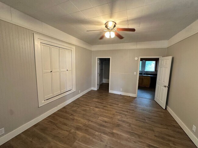 Building Photo - Welcome to your dream home in Russellville, AR!