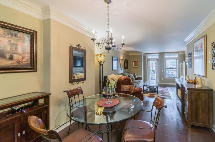 Building Photo - 3334 Peachtree Rd NE