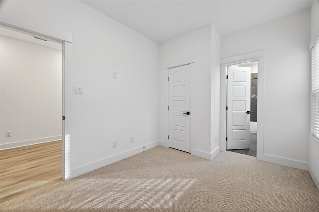 Building Photo - 314 Neyland St