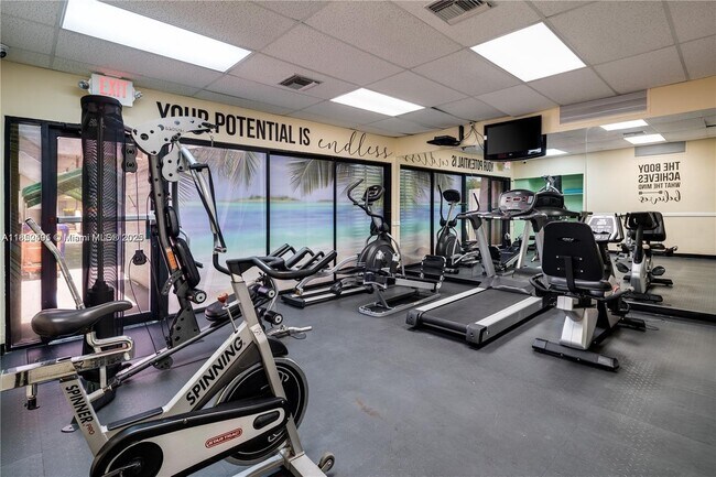 Building Photo - 3401 N Country Club Dr