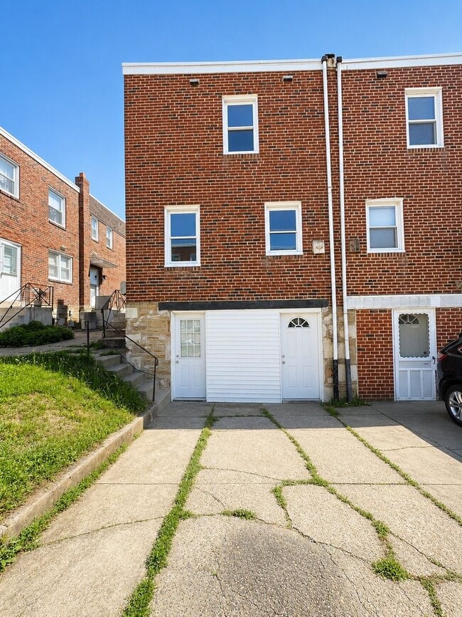 Building Photo - 1816 Megargee St