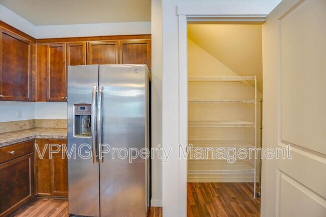 Building Photo - 5941 NE 48th St