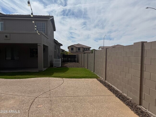 Building Photo - 11336 E Sonrisa Ave